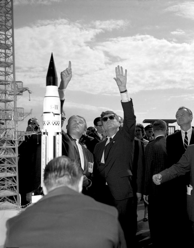 JFK en el Centro Espacial Kennedy · Florida · 1962